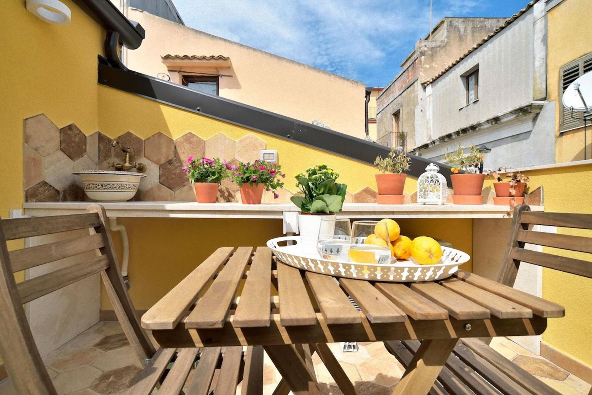 Ragusa Exclusive Flat With Terrace & Bbq 外观 照片
